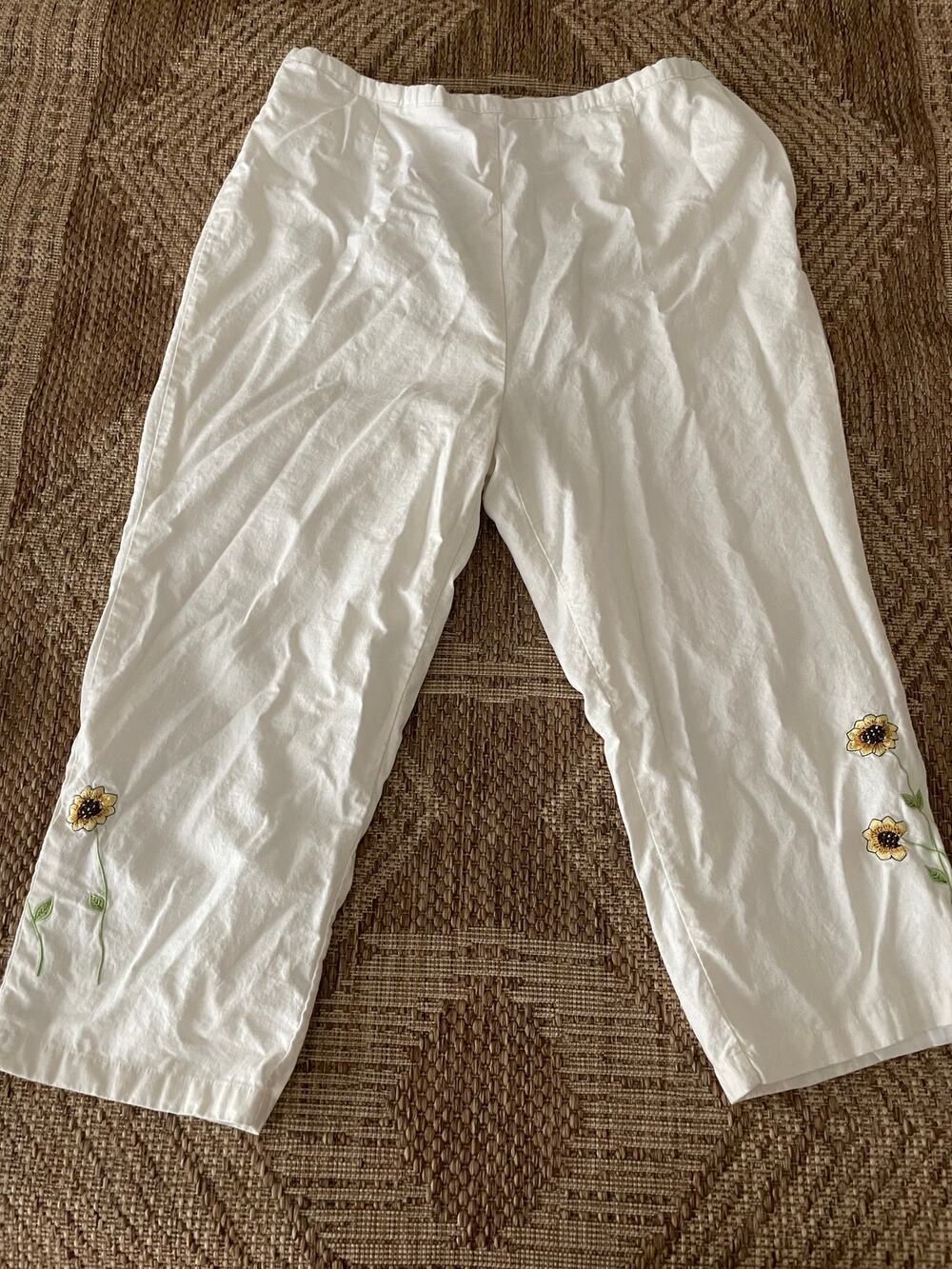 VTG. A.K.C. linen blend pants Capri Plus SZ 2X - embroidered floral
